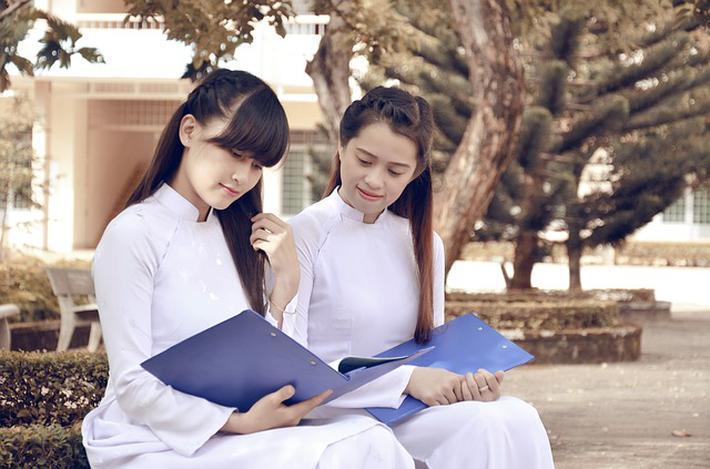如何看待爱情中的「慕强」?游戏画面